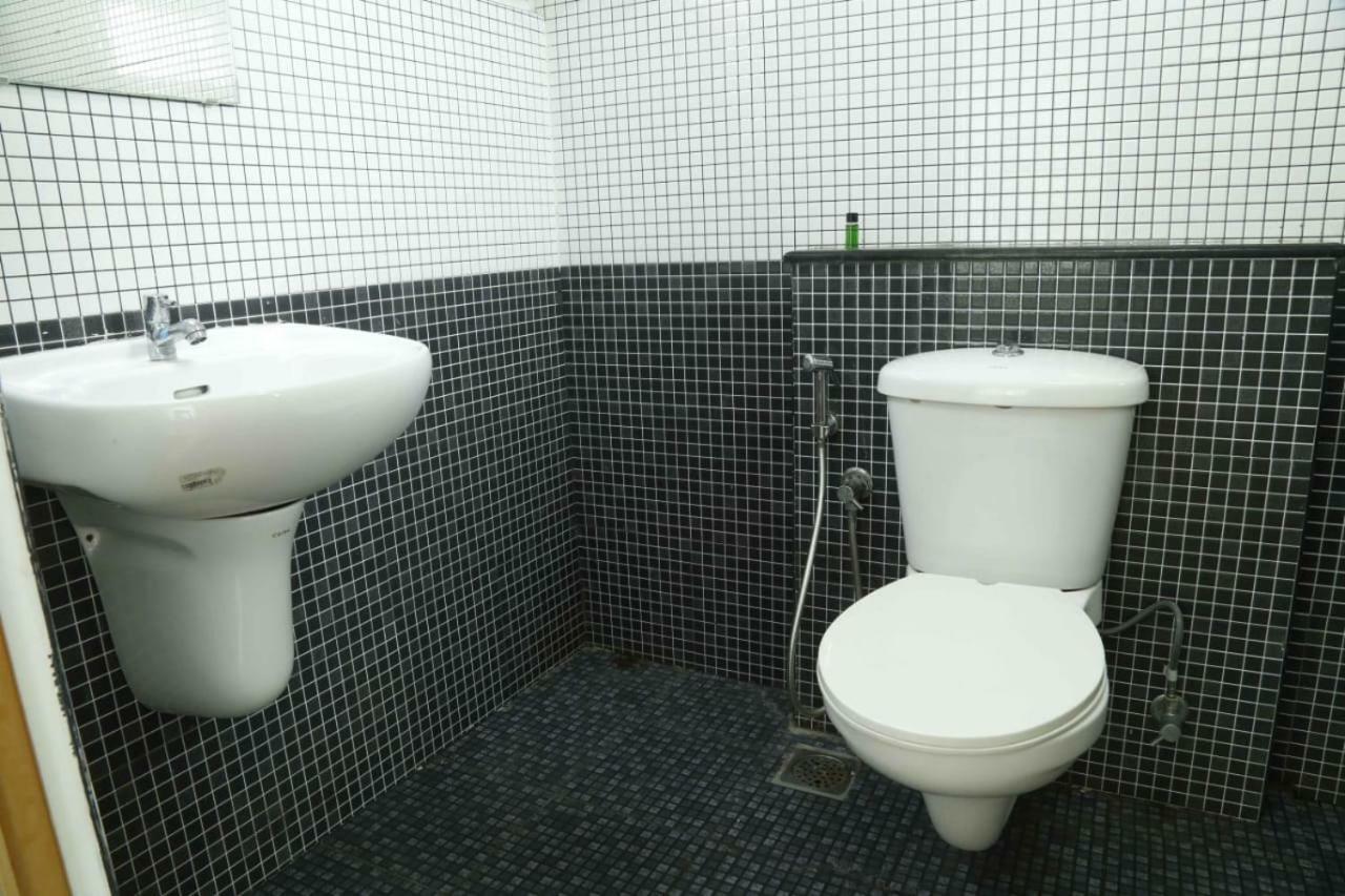 Traven Homes Infopark Kakkanad Corporate Suit Rooms Kochi Exterior foto